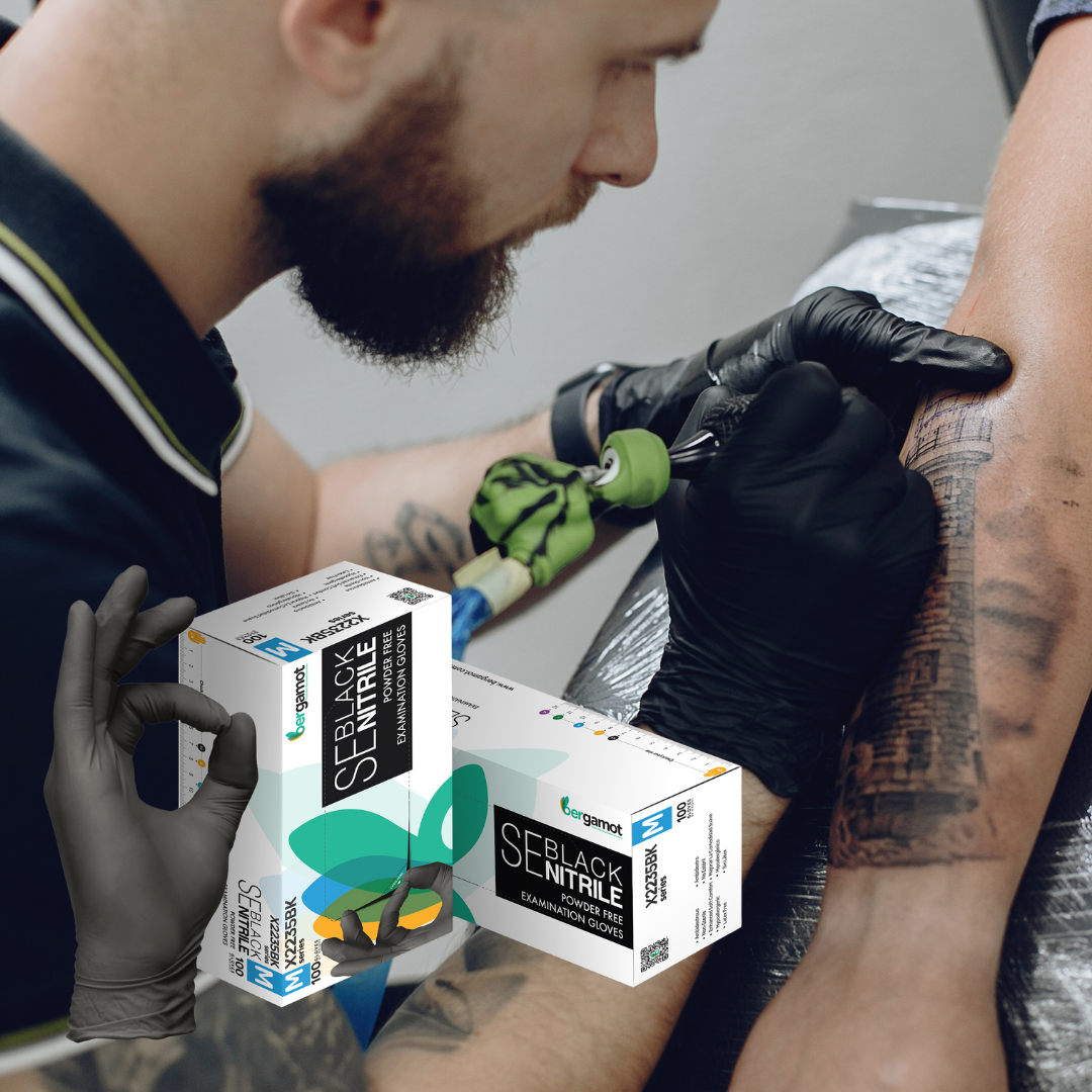 Black nitrile gloves for tattooing, providing optimal protection and tactile sensitivity. Durable, latex-free gloves ideal for maintaining hygiene and precision during tattoo application